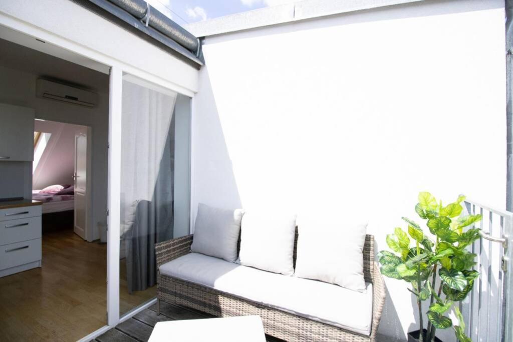 Sunny & Cozy Penthouse With Balcony L Dg4'14 Apartment Vienna Exterior photo