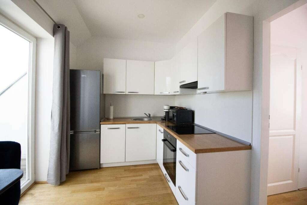 Sunny & Cozy Penthouse With Balcony L Dg4'14 Apartment Vienna Exterior photo