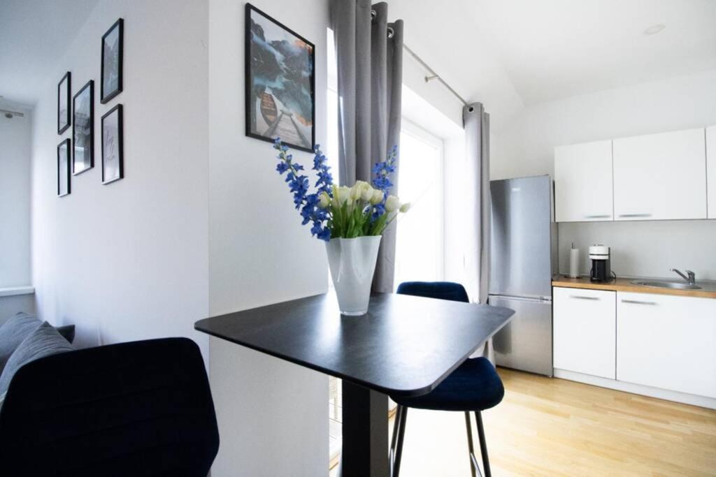 Sunny & Cozy Penthouse With Balcony L Dg4'14 Apartment Vienna Exterior photo